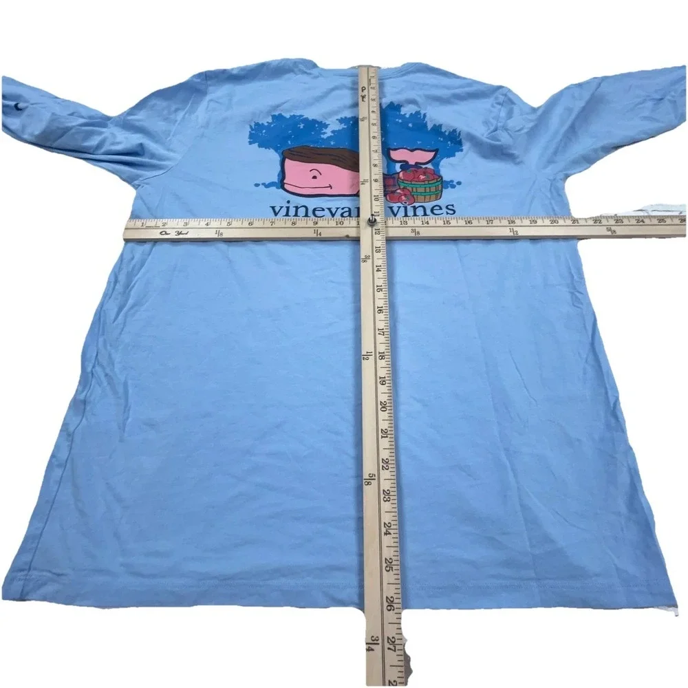 Vineyard Vines Shirt Men Medium Blue Pocket Tee Apple Picking Whale Winery Adult - Picture 6 of 12